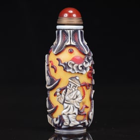 An Exquisite Glass Figure Pattern Snuff Bottle