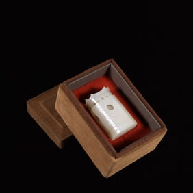 An Exquisite White Jade Figure Pattern Niche