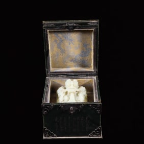An Exquisite White Jade Dragon Pattern Seal