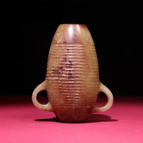 An Exquisite White Jade Jar
