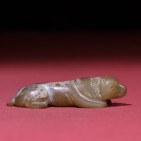 An Exquisite White Jade Bear Hand Piece