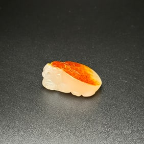 An Exquisite White Jade Turtle Pendant
