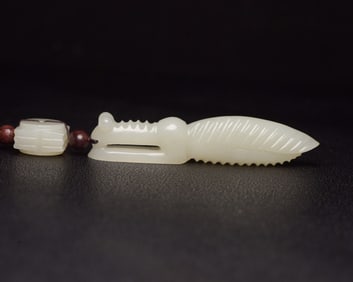An Exquisite White Jade Mantis Pendant