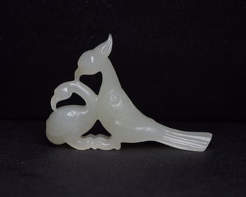An Exquisite White Jade Bird Ornament