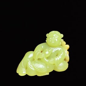 An Exquisite Yellow Jade Figure Hand Piece