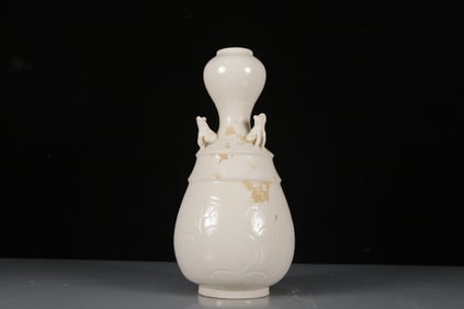 A Exquisite Ding yao Flower Pattern Vase