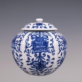 An Exquisite Blue and White Flower and Fruit Pattern Eight Treasures Pattern Tea Caddy
