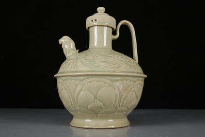 A Exquisite Longquan yao Flower Pattern Ewer