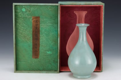 An Exquisite Ru yao Vase
