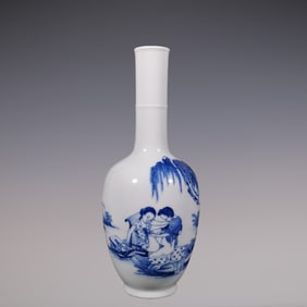 An Exquisite Blue and White Character and Story Pattern Vase