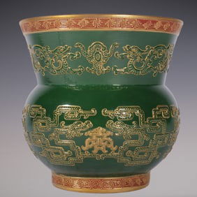 An Exquisite Green Glazed Painted Gold Dragon Pattern Jar