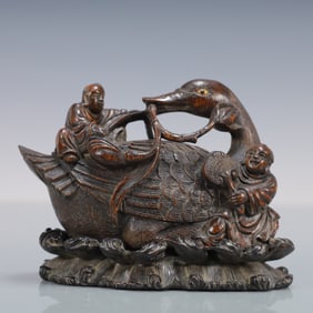 A Exquisite Eaglewood Duck Ornament