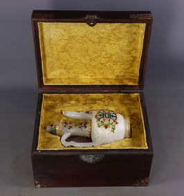 An Exquisite White Jade Cover with Gold Inlaid Gems Bats and Peach Pattern Ewer
