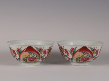 An Exquisite Enamel Flower and Fruit Pattern Bowl