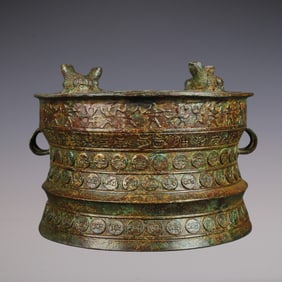 An Exquisite Bronze Character and Story Pattern Double-Ears Ornament