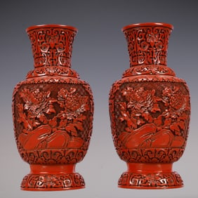 A Exquisite A pair of Carved Red Lacquer Flower Pattern Vase
