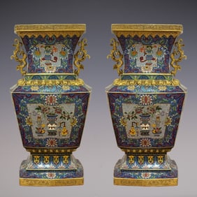 An Exquisite Cloisonne Lotus Pattern Flower Pattern Double-Ears Vase