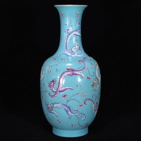 An Exquisite Green Ground Dragon Pattern Vase