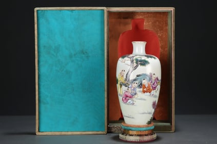An Exquisite Famille-Rose Painted Gold Character and Story Pattern with poem Vase