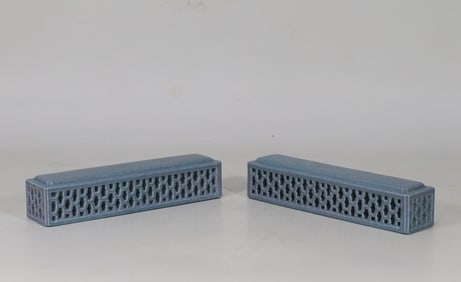 A Pair of Exquisite Ru yao Paper Weight