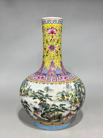 An Exquisite Famille-Rose Lotus Pattern Landscape Pattern Vase