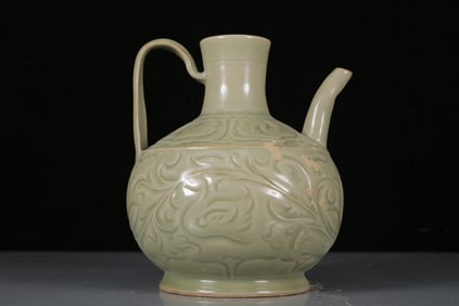 A Exquisite Longquan yao Flower Pattern Ewer