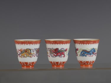 A Set of Fine Enamel Lion Pattern Cup