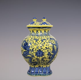 An Exquisite Blue and White Yellow Glazed Lotus Pattern Dragon and Phoenix Pattern Jar