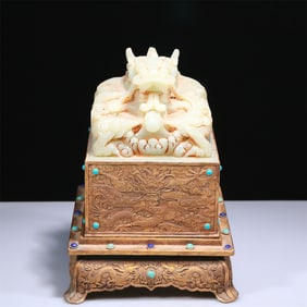 An Elaborate White Jade Gilt-Bronze-Mounted 'Dragon' Seal