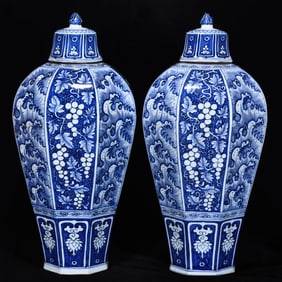 An Exquisite Blue and White Seawater Pattern Flower and Fruit Pattern Vase