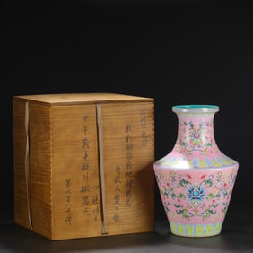 An Exquisite Famille-Rose Lotus Pattern Vase