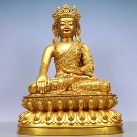 An Exquisite Gilt Bronze Statue of Sakyamuni