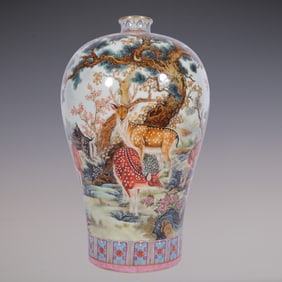 An Exquisite Enamel Painted Gold Pine Pattern Sika Deer Pattern Dragon Pattern Vase