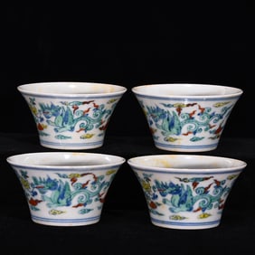 An Exquisite Doucai Lotus Pattern Dragon Pattern Cup