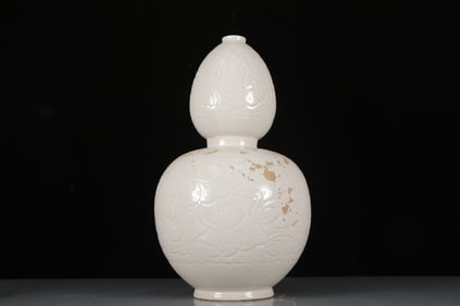 A Exquisite Ding yao Flower Pattern Gourd-Shaped Vase
