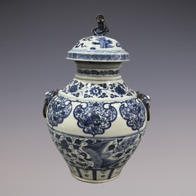 An Exquisite Blue and White Lotus Pattern Flower and Bird Pattern Double-Ears Jar