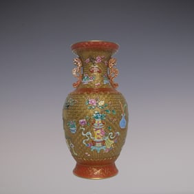 An Exquisite Enamel Flower Pattern Double-Ears Vase