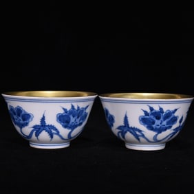 An Exquisite Blue and White Gilt Flower Pattern Bowl