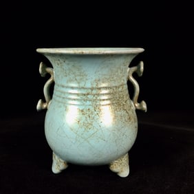 An Exquisite Ru yao Double-Ears and Tripod Vase