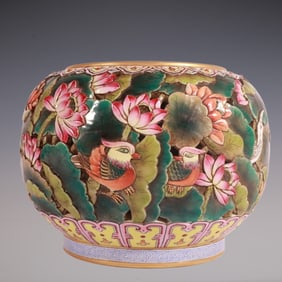 An Exquisite Enamel Painted Gold Flower and Bird Pattern Brush Washer