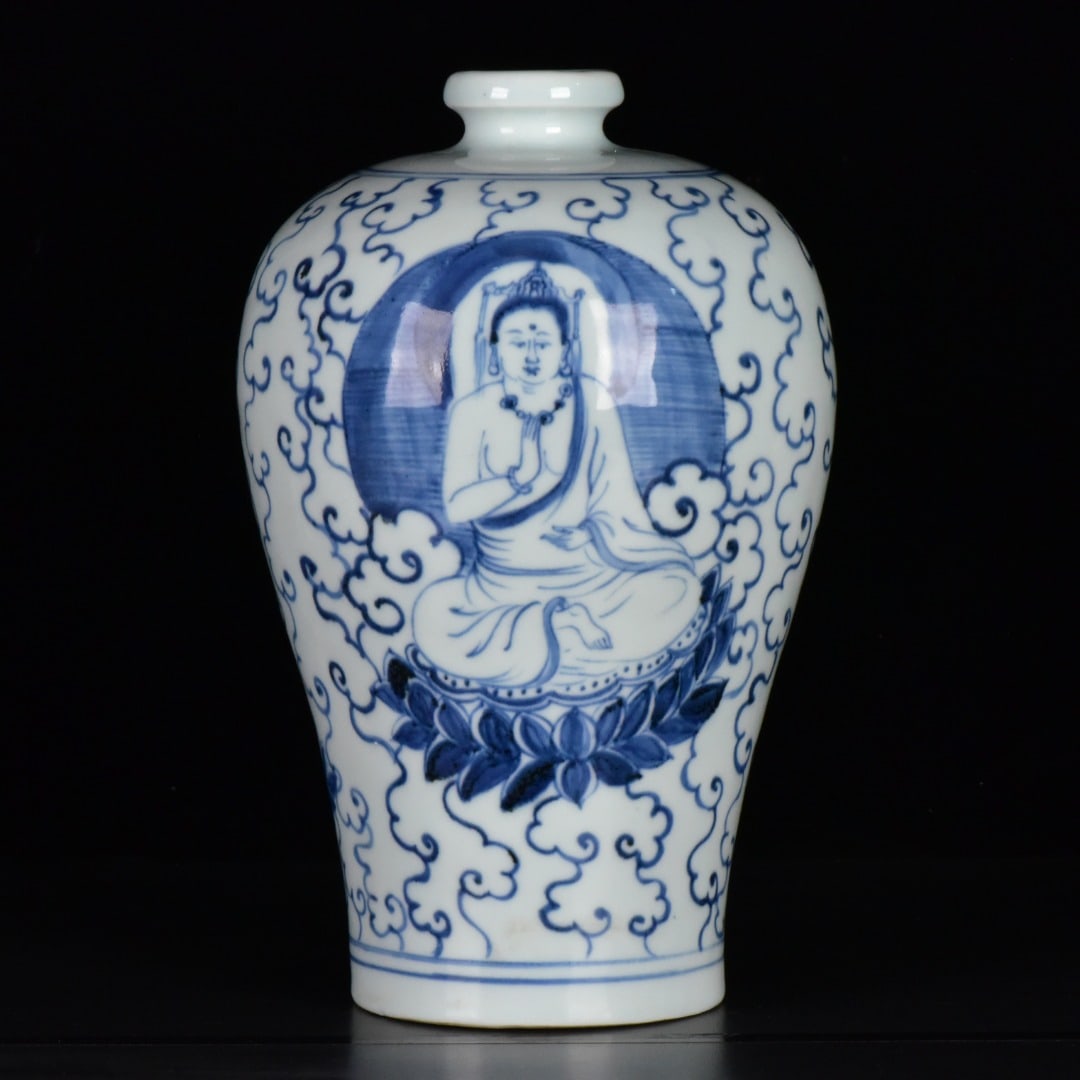 A Rare Blue and White Buddha Pattern Vase: A Rare Blue and White Buddha Pattern Vase,Qing Dynasty, China,Size:11.8inx7.5in 青花佛像纹瓶,中国清代