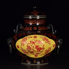 An Exquisite Black Glazed Red Color Lotus Pattern Beast-Ears Cover Jar