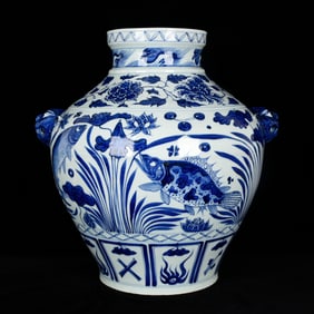 A Huge Blue and White Fish and Algae Pattern Beast-Ears Jar