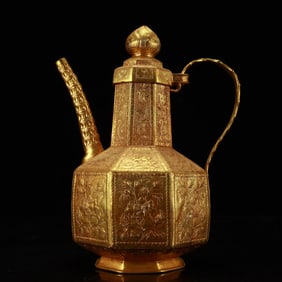 An Exquisite Gilt Bronze Flower Pattern Ewer