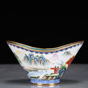 An Exquisite Painted Enamel Landscape and Figure Pattern Cup
