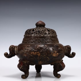 A Solemn Gilt Bronze Auspicious Cloud and Dragon Pattern Elephant-Ears Tripod Censer