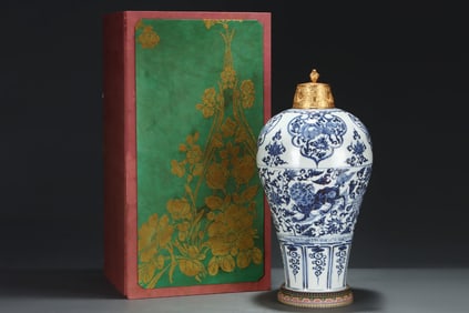 A Huge Blue and White Lotus and Auspicious Beast Pattern Vase,With Gilt Cover