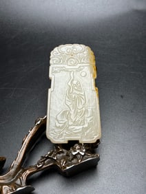 An Exquisite White Jade Figure Pattern Pendant