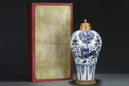 A Huge Blue and White Lotus and Auspicious Beast Pattern Vase,With Gilt Cover