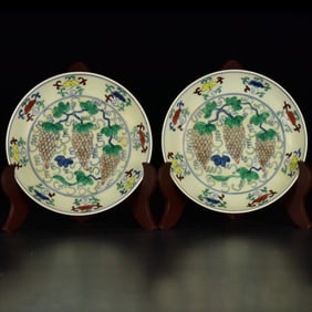 A Pair of Exquisite Doucai Grapes Pattern Plates